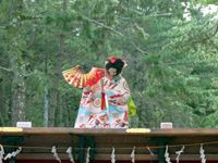 2011年 津田石清水神社 秋季例大祭 奉納舞 菊人形の写真②