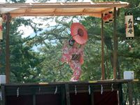 2012年 津田石清水神社 秋季例大祭 奉納舞 桜吹雪の写真