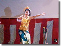 2010年 津田まつりバリ舞踊の写真②